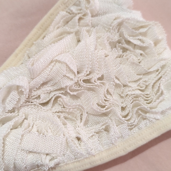 American Apparel 3D floral mesh Bandeau - Picture 2 of 6